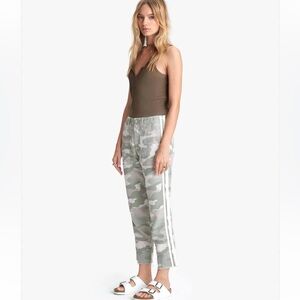 Mother Denim Shaker Crop Fray Pant